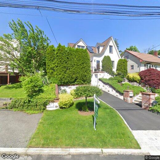 Primary Photo - 11 Pleasant Ave