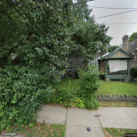Primary Photo - 304 W School House Ln