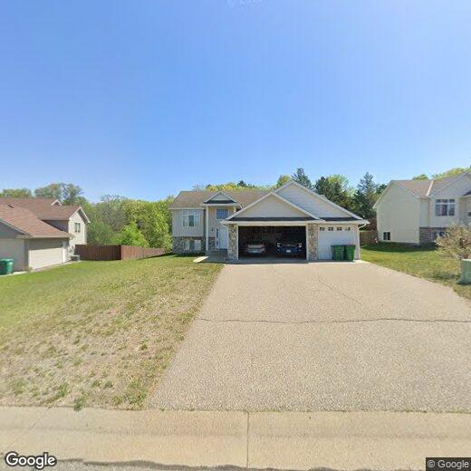 Primary Photo - 5 bed 3 bath house for rent