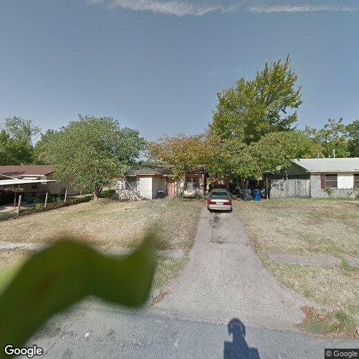 Primary Photo - 305 Deepwood St