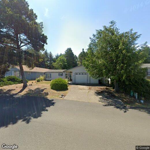 Primary Photo - 525 SW Green Dr