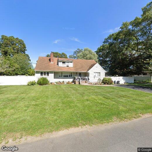 670 Centre Ave, Lindenhurst, NY 11757 House Rental in Lindenhurst, NY