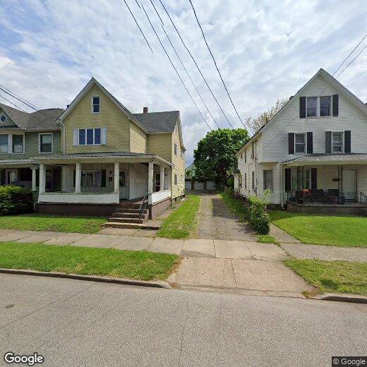 Primary Photo - 809 E 24th St