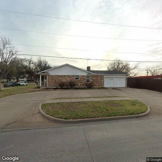 Primary Photo - 102 W Woodbury Dr