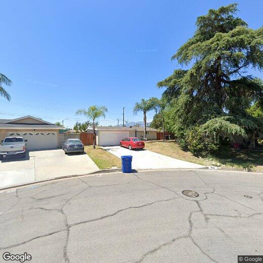 Primary Photo - 1347 N Viceroy Ave