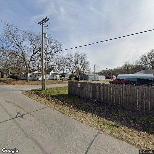 Primary Photo - 300-302 W Benton St
