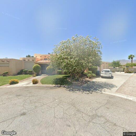 Primary Photo - Spacious custom home with Pool!