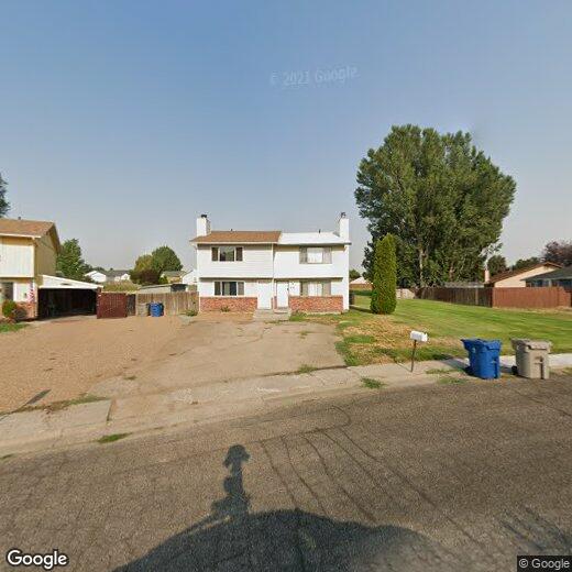 679 Brookside Ct, Mountain Home, ID 83647 Townhome Rentals in