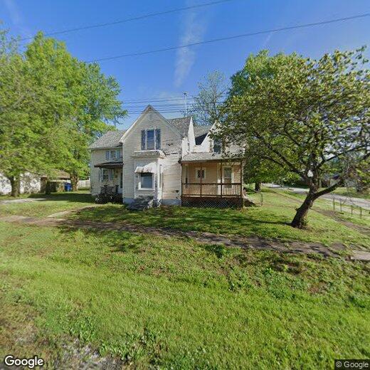 Primary Photo - 300 West Clay