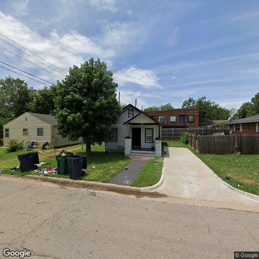 Foto principal - 9217 N Shartel Ave