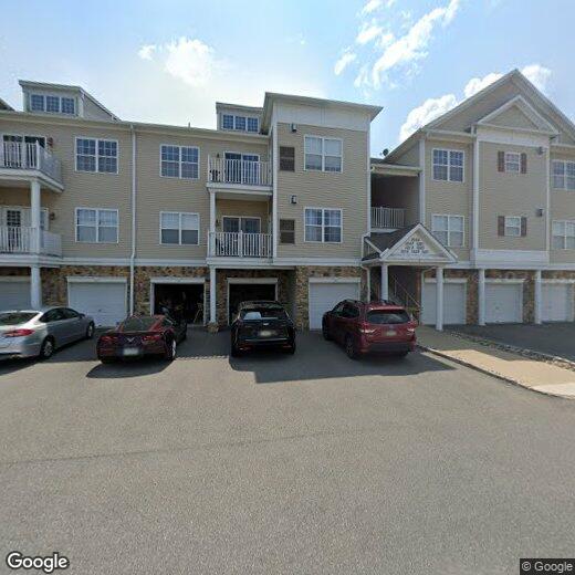 1003 Old Course Ln, Easton, PA 18042 Room for Rent in Easton, PA