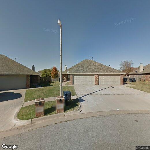 Primary Photo - Spacious Duplex Available for Rent