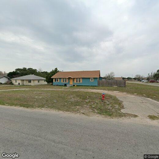 Primary Photo - 761 W Yoakum Ave