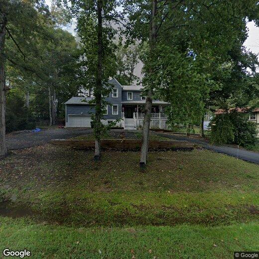 Foto principal - One-Bedroom, One-bath Basement Apartment i...
