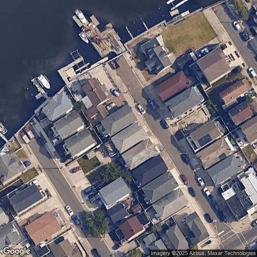 Primary Photo - 208 N Sacramento Ave