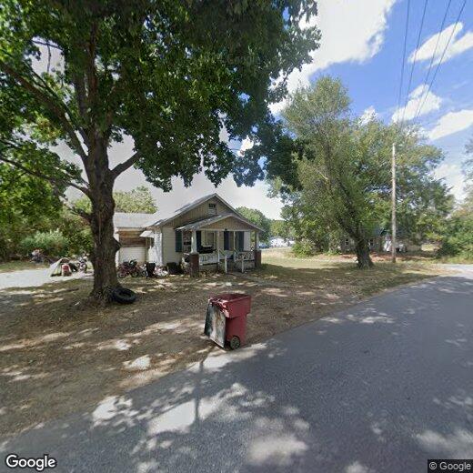 410 S Smith St, Windsor, MO 65360 Room for Rent in Windsor, MO