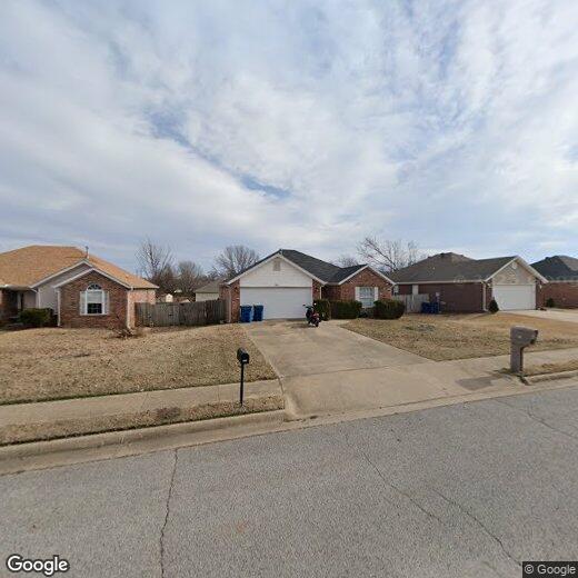 Primary Photo - 905 SW Cheyenne Dr