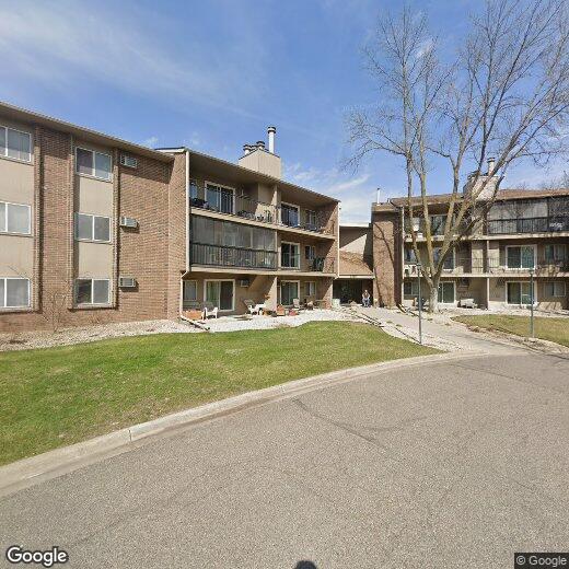 Foto principal - 3850 Plymouth Blvd