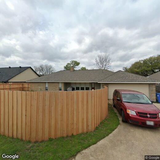 Primary Photo - 6014 Lakeshore Dr