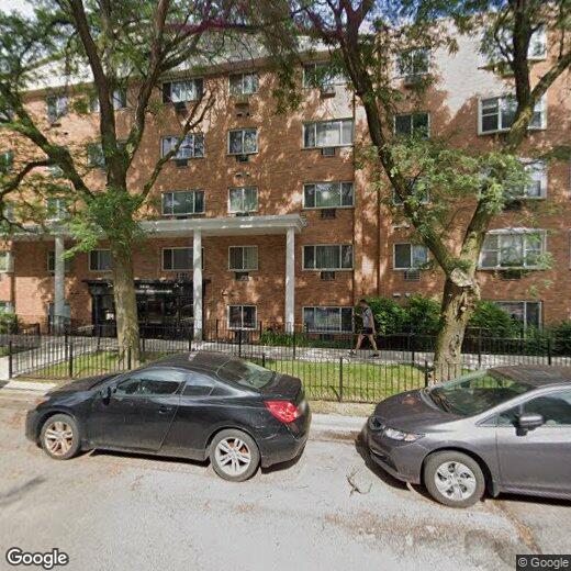 Foto principal - 3825 N Pine Grove Ave