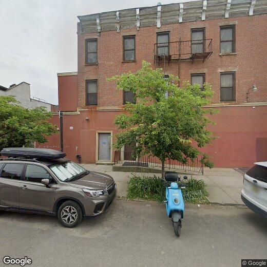 Primary Photo - 72 Van Dyke St