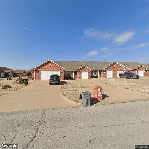 2904 NE 9th St, Lawton, OK 73507 Condo for Rent in Lawton, OK