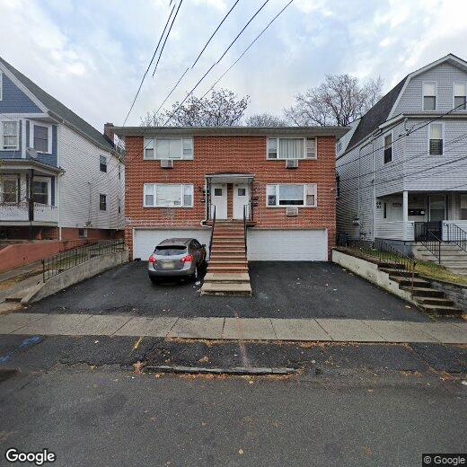 Foto principal - 64 40th St