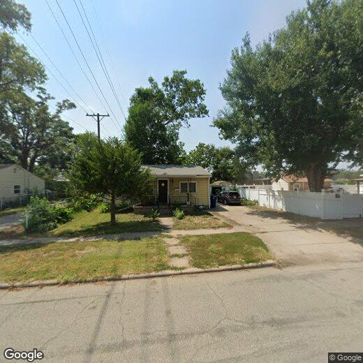 Foto principal - $795- 2 bed 1 bath - Single Family Home