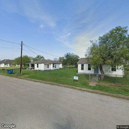 Primary Photo - 309 E Hackberry St