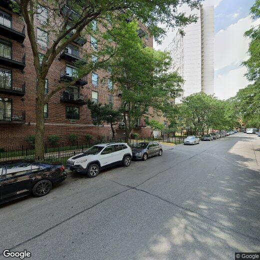 Primary Photo - 3914 N Pine Grove Ave