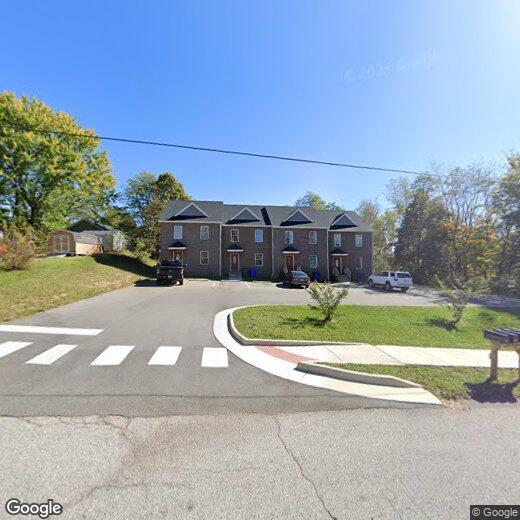 Foto principal - 3 Bedroom, 2.5 Bath Townhouse