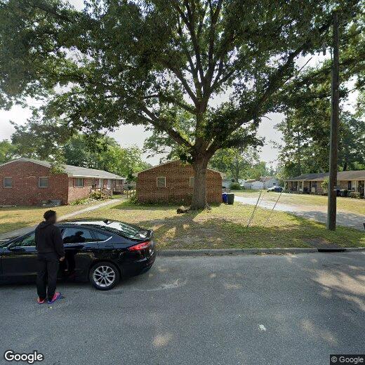 Primary Photo - 420 Henry St
