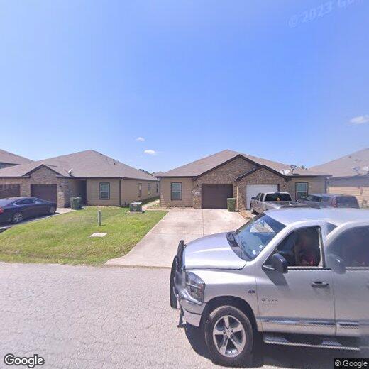 Primary Photo - 602 E Waring St