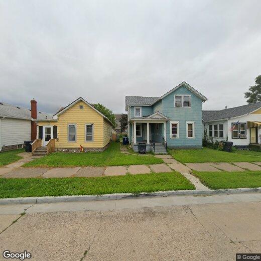 227 5th Ave N, Clinton, IA 52732