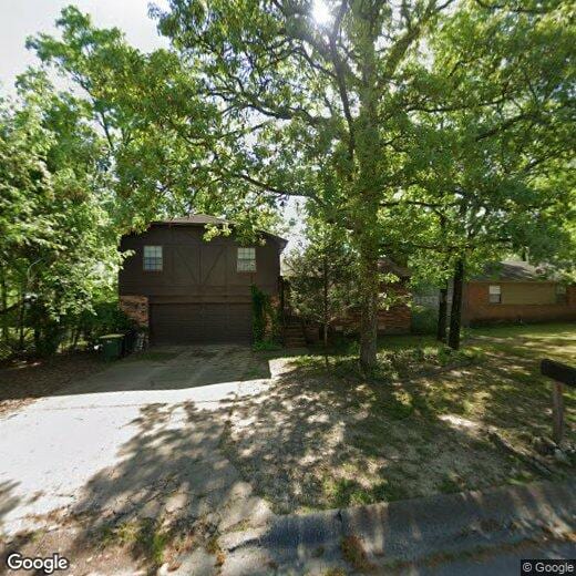 Primary Photo - 28 Helen Dr