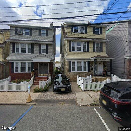 Primary Photo - 145 Maple St