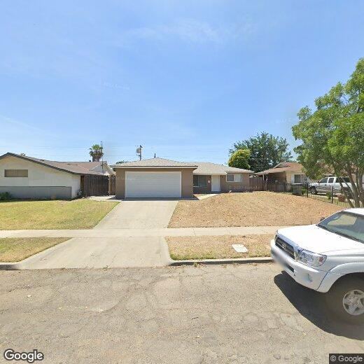 Primary Photo - 2337 W Shields Ave