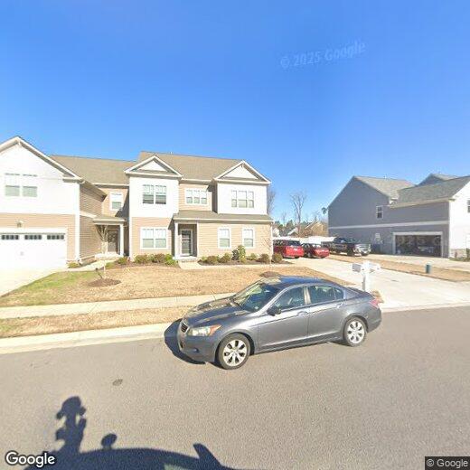 Foto principal - 615 Clarion Ln