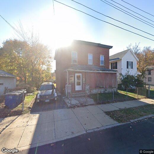 Primary Photo - 48 Daisy St