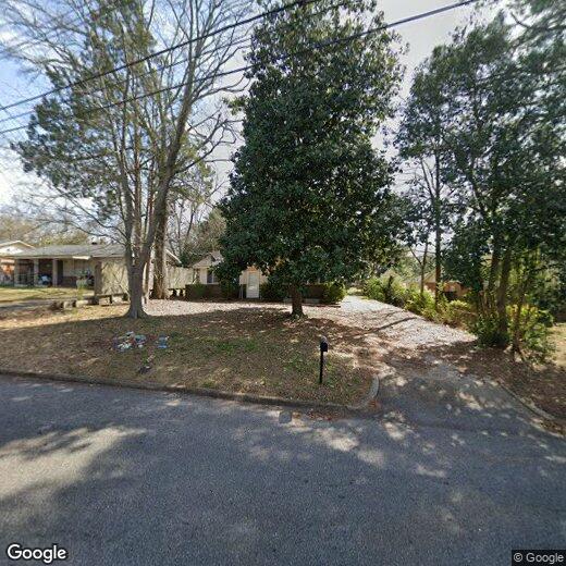 Primary Photo - 3 Bed 1 Bath with laundry hookups and nice...