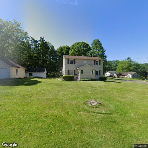 827 Harmon Rd, Penfield, NY 14526 Room for Rent in Penfield, NY