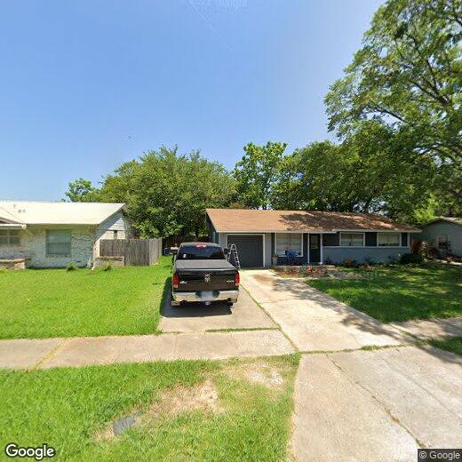 104 W Cunningham St, Bonham, TX 75418 House for Rent in Bonham, TX