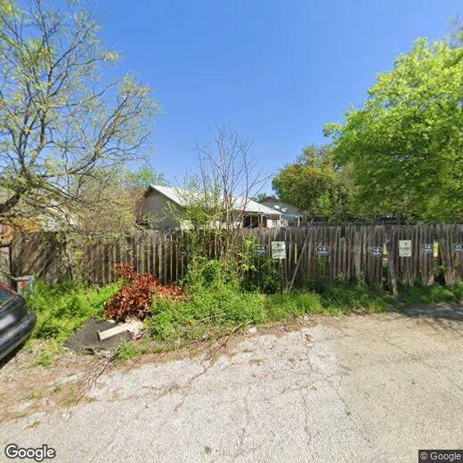 Primary Photo - 1109 Village Green Dr