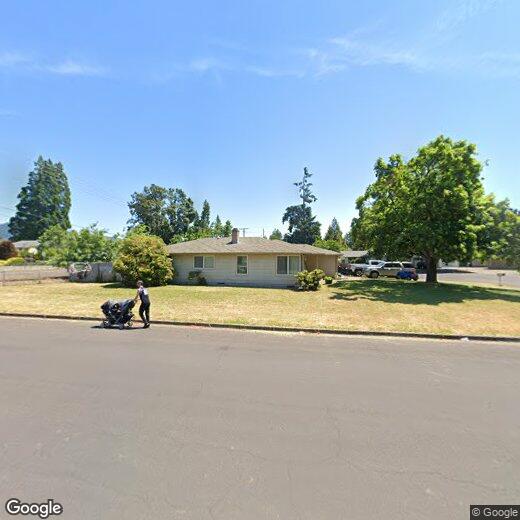 Foto principal - 484 Pinedale Ave