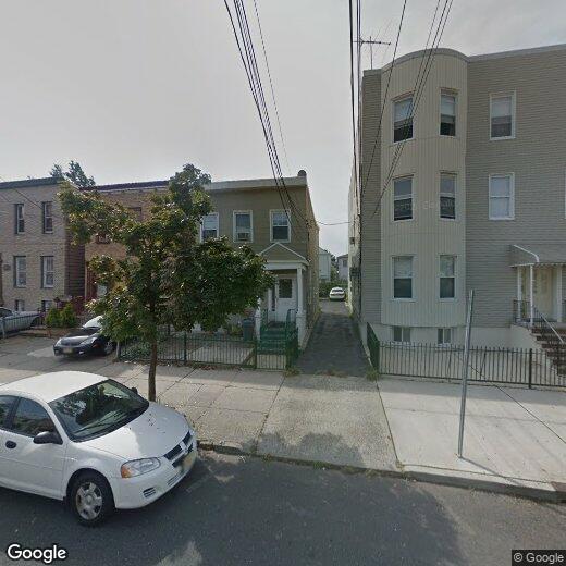 Primary Photo - 95 Zabriskie St