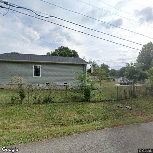 Primary Photo - 524 Midlake Dr NE