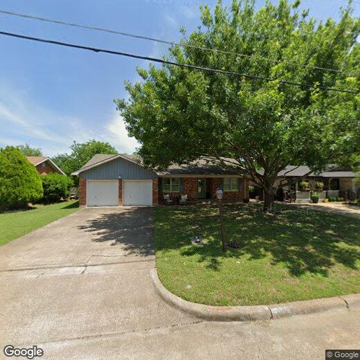 Primary Photo - 304 N Bonham Dr