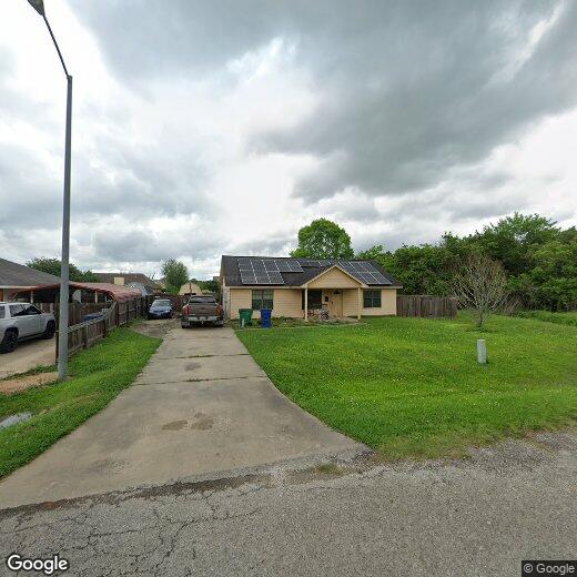 Primary Photo - 218 Hickory St