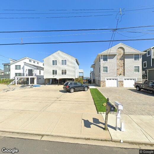 Primary Photo - 1303 E Shore Dr