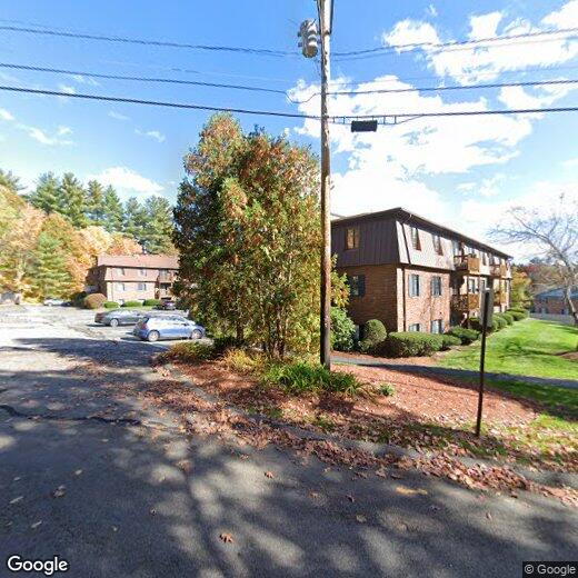 39 Old Hackett Hill Rd Unit 3B, Manchester, NH 03102 Room for Rent in